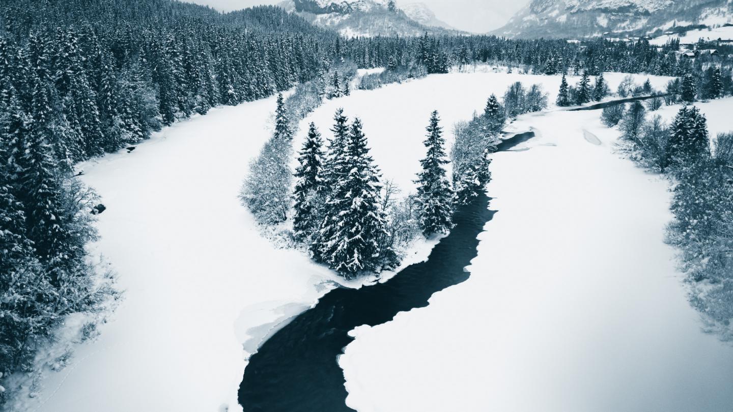 River Hemsila Winter